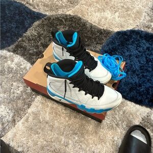 Jordan Athletic Shoes White and Blue